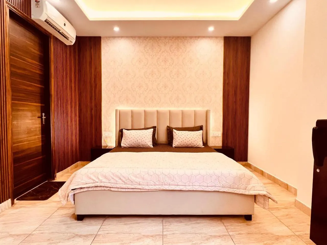 Green Cove Zirakpur 0*,  India